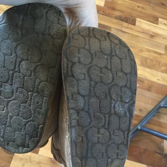 Baby Ugg size Small  lined have a few scuffs but in good used condition - Picture 3 of 4